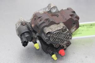 Gebruikte Dieselpomp Renault Trafic New (FL) 1.9 dCi 100 16V Prijs op aanvraag aangeboden door Gebr Opdam B.V.