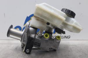 Gebruikte Hoofdremcilinder Volkswagen Golf VII (AUA) 2.0 R 4Motion 16V Prijs € 35,00 Margeregeling aangeboden door Gebr Opdam B.V.