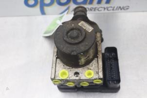 Gebruikte ABS Pomp Volkswagen Caddy III (2KA,2KH,2CA,2CH) 2.0 SDI Prijs € 85,00 Margeregeling aangeboden door Gebr Opdam B.V.