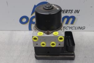 Gebruikte ABS Pomp Opel Astra H GTC (L08) 2.0 16V Turbo Prijs € 85,00 Margeregeling aangeboden door Gebr Opdam B.V.