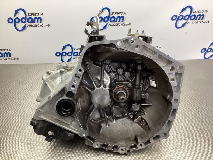 Gebruikte Versnellingsbak Toyota Aygo (B40) 1.0 12V VVT-i Prijs € 340,00 Margeregeling aangeboden door Gebr Opdam B.V.