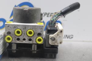 Gebruikte ABS Pomp Mitsubishi Outlander (CU) 2.0 16V 4x2 Prijs € 64,00 Margeregeling aangeboden door Gebr Opdam B.V.