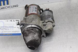 Gebruikte Startmotor Kia Carens III (FG) 2.0i CVVT 16V Prijs € 51,00 Margeregeling aangeboden door Gebr Opdam B.V.