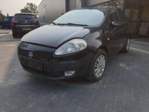 Gebruikte Versnellingsbak Fiat Punto II (188) 1.9 DS 60 Prijs € 255,00 Margeregeling aangeboden door Gebr Opdam B.V.