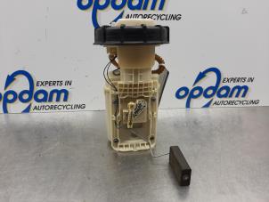 Gebruikte Benzinepomp Volkswagen Golf IV (1J1) 2.3 V5 GTI Prijs € 34,00 Margeregeling aangeboden door Gebr Opdam B.V.