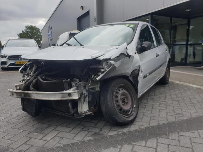 Gebruikte Motor Renault Clio III (BR/CR) 1.5 dCi 70 Prijs € 298,00 Margeregeling aangeboden door Gebr Opdam B.V.