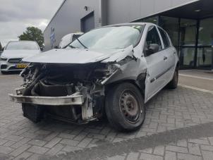 Gebruikte Versnellingsbak Renault Clio III (BR/CR) 1.5 dCi 70 Prijs € 128,00 Margeregeling aangeboden door Gebr Opdam B.V.