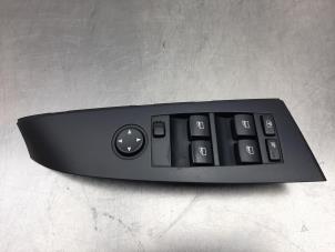 Gebruikte Elektrisch Raam Schakelaar BMW 5 serie (E60) 525i 24V Prijs € 42,00 Margeregeling aangeboden door Gebr Opdam B.V.