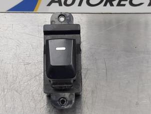 Gebruikte Ruit schakelaar elektrisch Kia Rio III (UB) 1.2 CVVT 16V Prijs op aanvraag aangeboden door Gebr Opdam B.V.