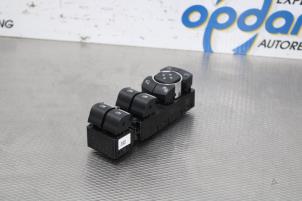 Gebruikte Elektrisch Raam Schakelaar Ford Mondeo V 1.5 TDCi Prijs € 42,00 Margeregeling aangeboden door Gebr Opdam B.V.