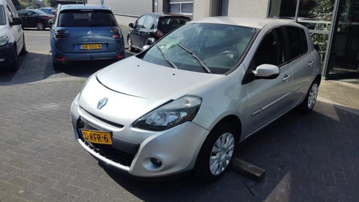 Gebruikte Motor Renault Clio III (BR/CR) 1.5 dCi FAP Prijs € 298,00 Margeregeling aangeboden door Gebr Opdam B.V.