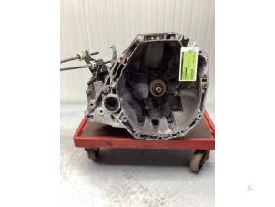 Gebruikte Versnellingsbak Renault Clio III (BR/CR) 1.5 dCi FAP Prijs € 212,00 Margeregeling aangeboden door Gebr Opdam B.V.