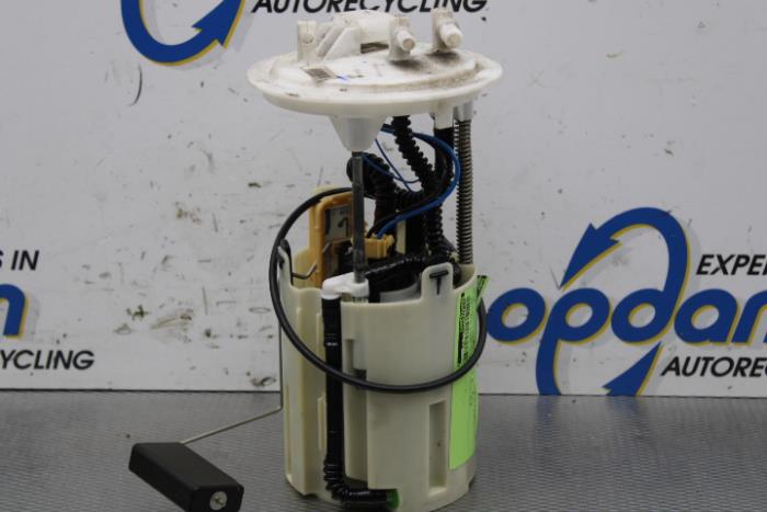 Gebruikte Tank element Pomp Mercedes Vito (639.6) 2.2 115 CDI 16V Prijs op aanvraag aangeboden door Gebr Opdam B.V.