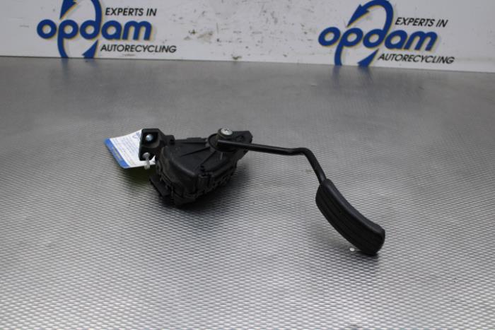 Gebruikte Gaspedaalpositie Sensor Opel Vivaro 2.0 CDTI Prijs € 51,00 Margeregeling aangeboden door Gebr Opdam B.V.