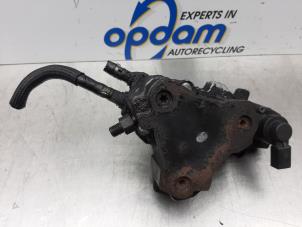 Gebruikte Dieselpomp Mercedes C Combi (S203) 2.2 C-200 CDI 16V Prijs € 170,00 Margeregeling aangeboden door Gebr Opdam B.V.