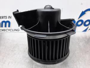 Gebruikte Chaufage Ventilatiemotor Peugeot 206+ (2L/M) 1.1 XR,XS Prijs € 34,00 Margeregeling aangeboden door Gebr Opdam B.V.