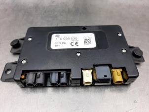 Gebruikte Antenne Versterker Volkswagen Golf V (1K1) 2.0 FSI 16V Prijs € 30,00 Margeregeling aangeboden door Gebr Opdam B.V.