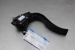 Gebruikte Gaspedaalpositie Sensor Renault Clio IV (5R) 0.9 Energy TCE 90 12V Prijs op aanvraag aangeboden door Gebr Opdam B.V.