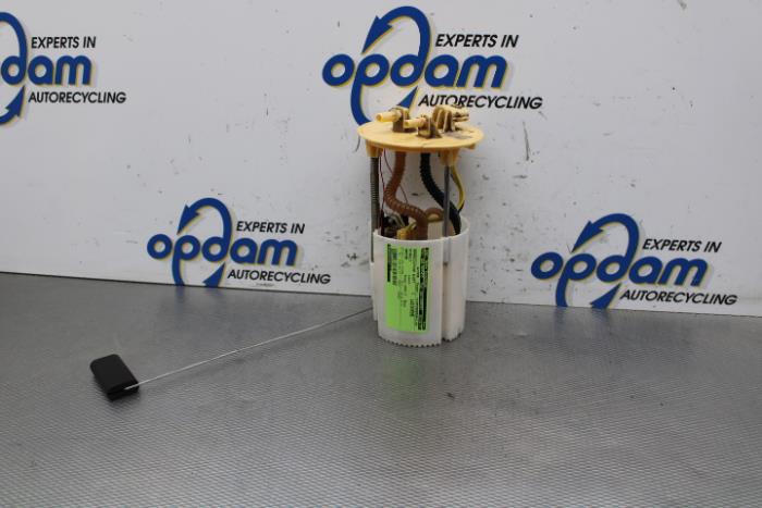 Gebruikte Brandstofpomp Elektrisch Renault Master III (FV) 2.3 dCi 170 16V FWD Prijs € 85,00 Margeregeling aangeboden door Gebr Opdam B.V.