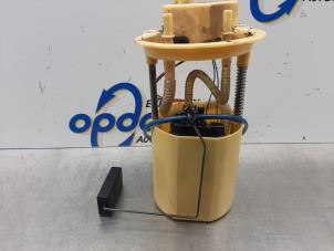 Gebruikte Tank element Pomp Fiat Punto III (199) 1.3 JTD Multijet 80 16V Prijs € 42,00 Margeregeling aangeboden door Gebr Opdam B.V.