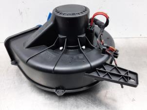 Gebruikte Blower Volkswagen Polo IV (9N1/2/3) 1.4 16V Prijs € 30,00 Margeregeling aangeboden door Gebr Opdam B.V.