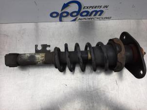 Gebruikte Achterpoot links BMW Mini One/Cooper (R50) 1.6 16V Cooper Prijs € 34,00 Margeregeling aangeboden door Gebr Opdam B.V.