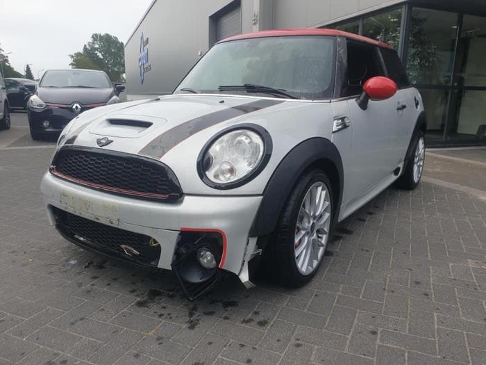 Gebruikte Steekas links-voor Mini Mini (R56) 1.6 16V John Cooper Works Prijs € 85,00 Margeregeling aangeboden door Gebr Opdam B.V.