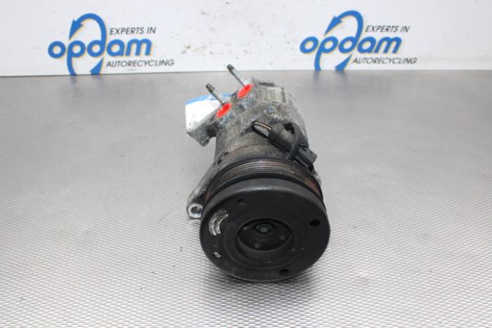 Gebruikte Aircopomp Jeep Grand Cherokee (WH/WK) 3.7i Prijs op aanvraag aangeboden door Gebr Opdam B.V.
