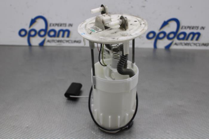 Gebruikte Tank element Pomp Dacia Dokker Express (8S) 1.5 dCi 75 Prijs op aanvraag aangeboden door Gebr Opdam B.V.
