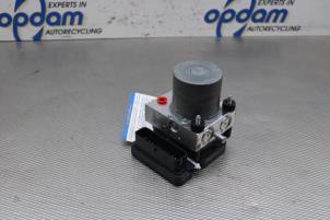 Gebruikte ABS Pomp Mercedes A (177.0) 2.0 A-220 Turbo 16V Prijs € 128,00 Margeregeling aangeboden door Gebr Opdam B.V.