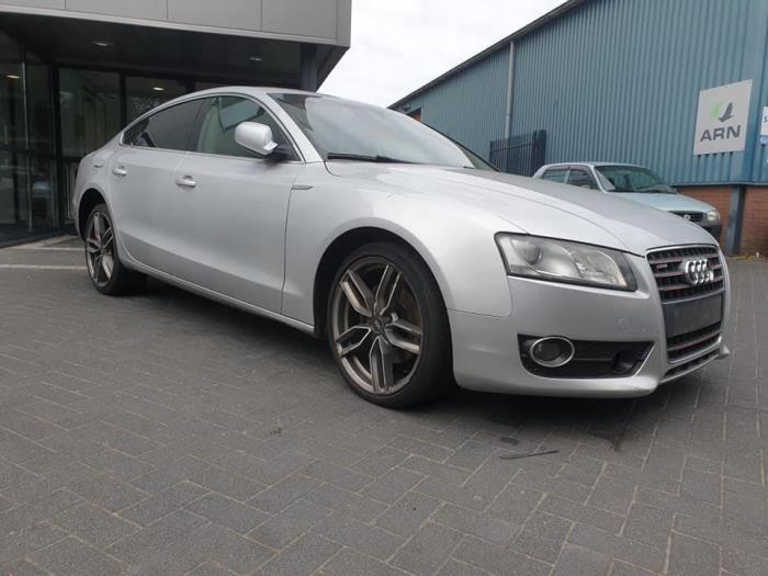 Gebruikte Aandrijfas rechts-voor Audi A5 Sportback (8TA) 2.0 TDI 16V Prijs € 85,00 Margeregeling aangeboden door Gebr Opdam B.V.