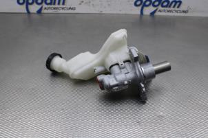 Gebruikte Hoofdremcilinder Mercedes A (177.0) 2.0 A-220 Turbo 16V Prijs op aanvraag aangeboden door Gebr Opdam B.V.