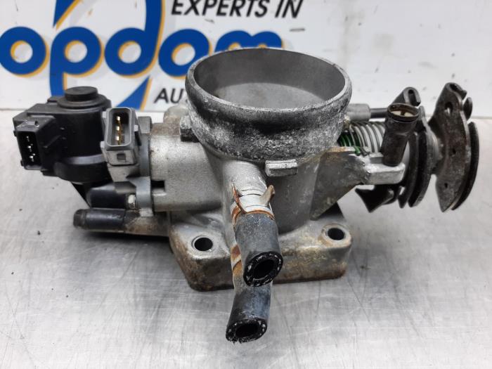Gebruikte Gasklephuis Kia Magentis (GD) 2.5 V6 24V Prijs € 85,00 Margeregeling aangeboden door Gebr Opdam B.V.