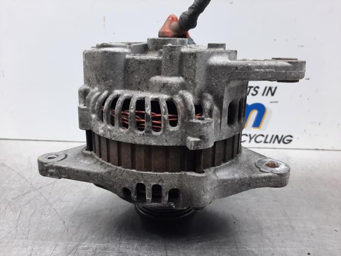 Gebruikte Dynamo Mitsubishi Colt (CJ) 1.3 16V Prijs € 51,00 Margeregeling aangeboden door Gebr Opdam B.V.