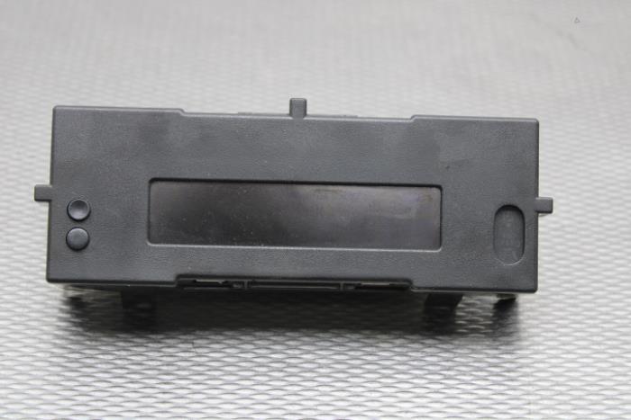 Gebruikte Display Interieur Renault Clio III (BR/CR) 1.5 dCi 70 Prijs € 34,00 Margeregeling aangeboden door Gebr Opdam B.V.