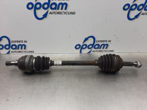 Gebruikte Aandrijfas links-voor Chevrolet Aveo (250) 1.2 16V Prijs € 42,00 Margeregeling aangeboden door Gebr Opdam B.V.