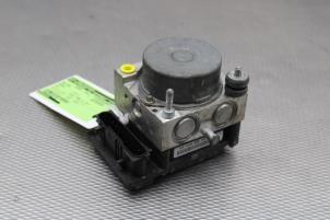 Gebruikte ABS Pomp Renault Clio III (BR/CR) 1.5 dCi 70 Prijs € 51,00 Margeregeling aangeboden door Gebr Opdam B.V.