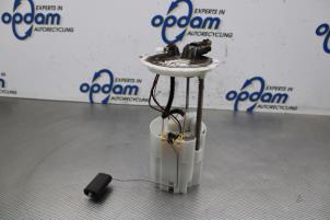 Gebruikte Benzinepomp Nissan Qashqai (J11) 1.2 DIG-T 16V Prijs op aanvraag aangeboden door Gebr Opdam B.V.