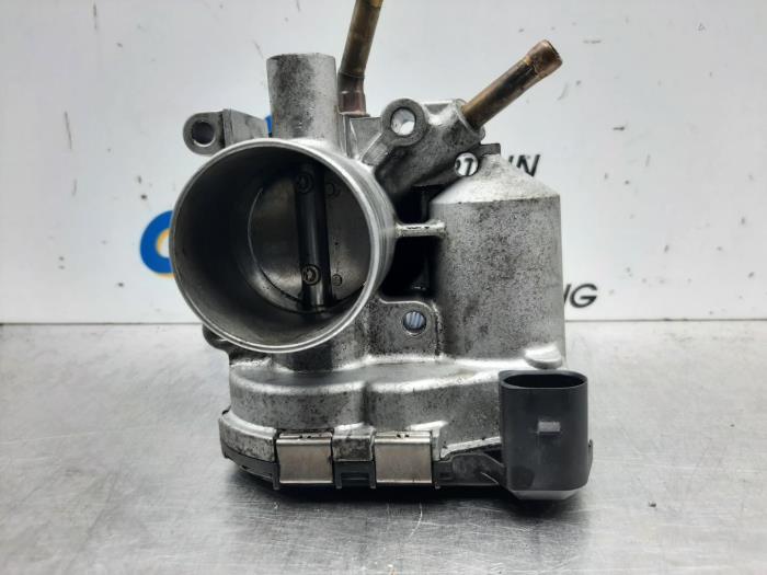 Gebruikte Gasklephuis Seat Arosa (6H1) 1.4i Prijs € 42,00 Margeregeling aangeboden door Gebr Opdam B.V.