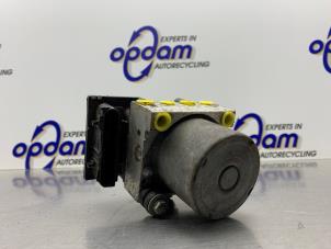 Gebruikte ABS Pomp Alfa Romeo 147 (937) 1.9 JTDM Prijs € 102,00 Margeregeling aangeboden door Gebr Opdam B.V.