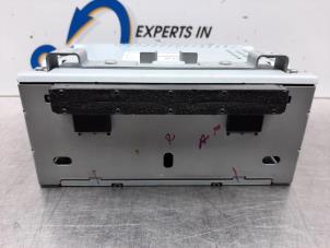 Gebruikte Radio Ford Fiesta 6 (JA8) 1.0 SCI 12V 80 Prijs € 64,00 Margeregeling aangeboden door Gebr Opdam B.V.