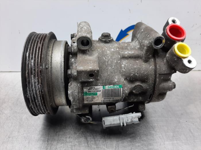 Gebruikte Aircopomp Renault Clio III (BR/CR) 1.4 16V Prijs € 35,00 Margeregeling aangeboden door Gebr Opdam B.V.
