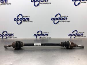 Gebruikte Cardanas rechts-voor (VWA) Peugeot 208 I (CA/CC/CK/CL) 1.0 Vti 12V PureTech Prijs € 42,00 Margeregeling aangeboden door Gebr Opdam B.V.