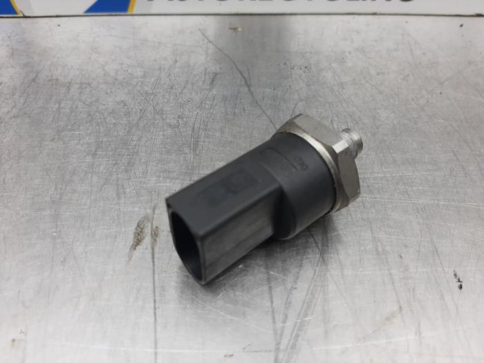 Gebruikte Brandstofdruk sensor Volkswagen Golf V (1K1) 1.6 FSI 16V Prijs € 42,00 Margeregeling aangeboden door Gebr Opdam B.V.