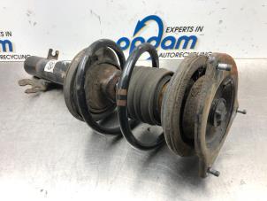 Gebruikte Mac Phersonpoot links-voor BMW Mini One/Cooper (R50) 1.6 16V Cooper Prijs € 51,00 Margeregeling aangeboden door Gebr Opdam B.V.