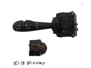 Nieuwe Pinker Schakelaar Dacia Logan Prijs € 60,00 Inclusief btw aangeboden door Gebr Opdam B.V.