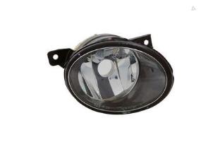 Nieuwe Mistlamp rechts-voor Volkswagen Transporter Prijs € 39,99 Inclusief btw aangeboden door Gebr Opdam B.V.
