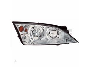 Nieuwe Koplamp links Ford Mondeo Prijs € 65,00 Inclusief btw aangeboden door Gebr Opdam B.V.