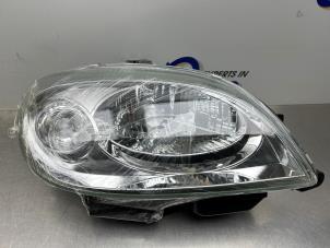 Nieuwe Rechter Koplamp Citroen Saxo Prijs € 50,00 Inclusief btw aangeboden door Gebr Opdam B.V.