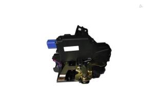 Nieuwe Deurslot Mechaniek 4Deurs links-achter Volkswagen Polo Prijs € 60,44 Inclusief btw aangeboden door Gebr Opdam B.V.